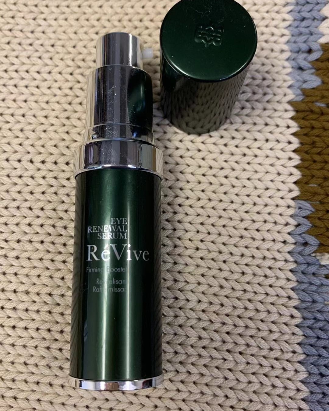 好久不更新啦，这次介绍一下最近在用的眼霜revive的更新眼