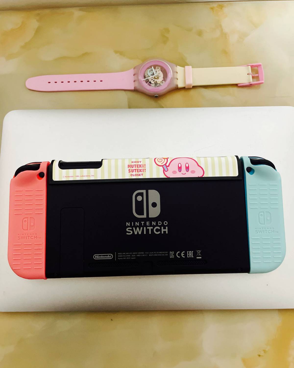 本来一直都很喜欢卡比～结果无意看到海外购有switch的保护
