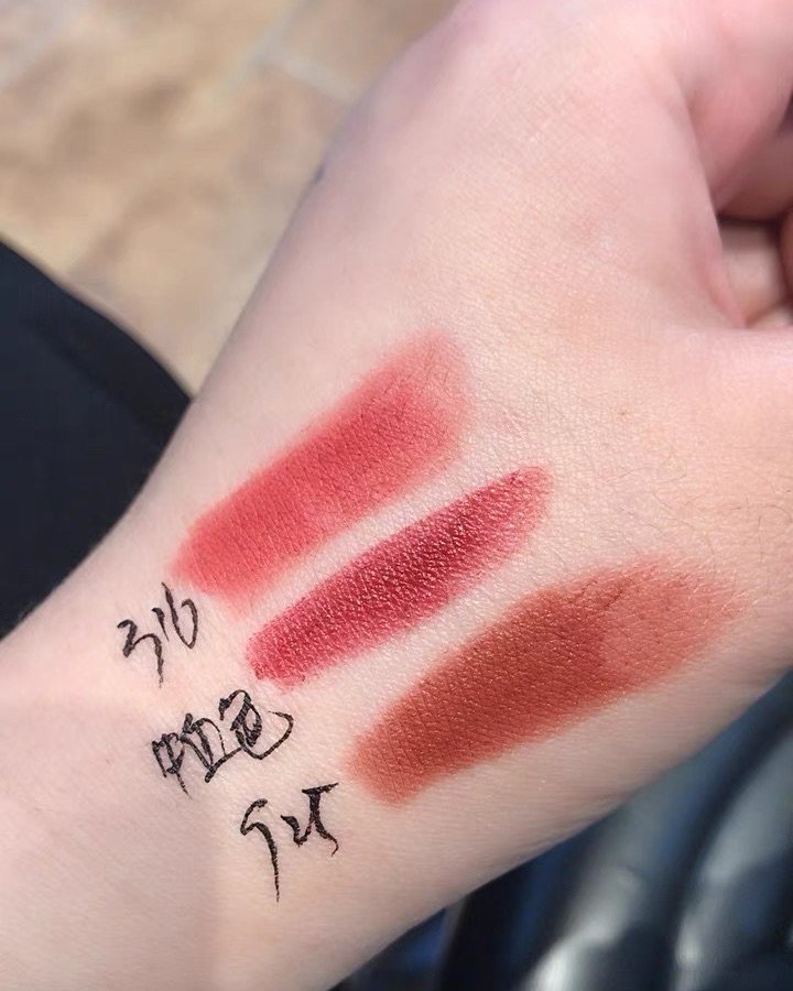 上次发了925的柔雾唇釉 这次中环转运5支口红一块高光2月1