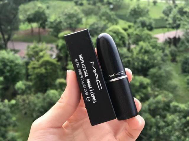 上次发了925的柔雾唇釉 这次中环转运5支口红一块高光2月1