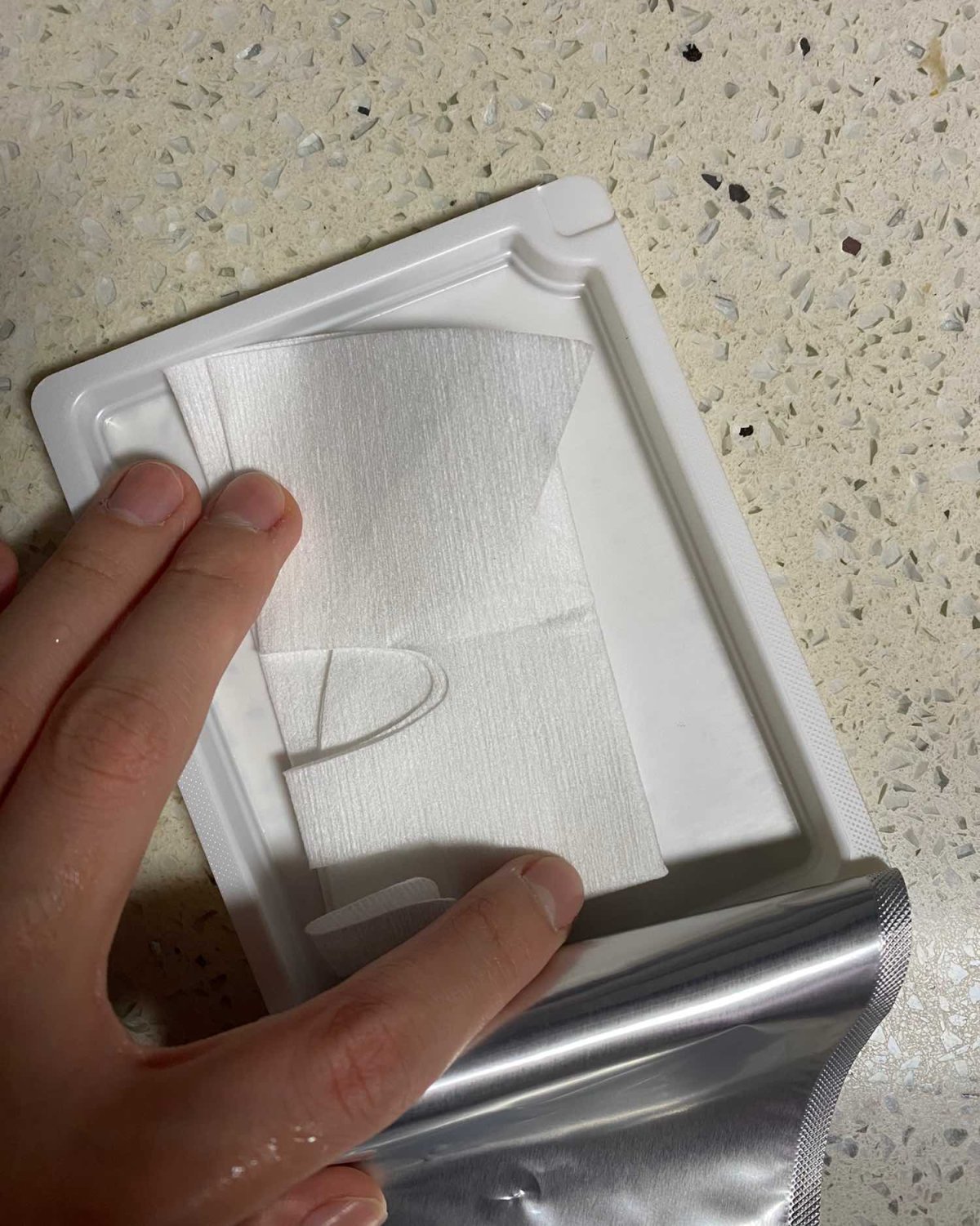 姐妹们，我宣布我找到了一款目前国货排前三的面膜！而且面膜纸是