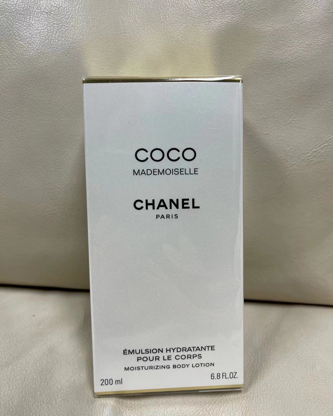 今天来分享一下香奈儿家的这个coco身体乳，首先这个身体乳的
