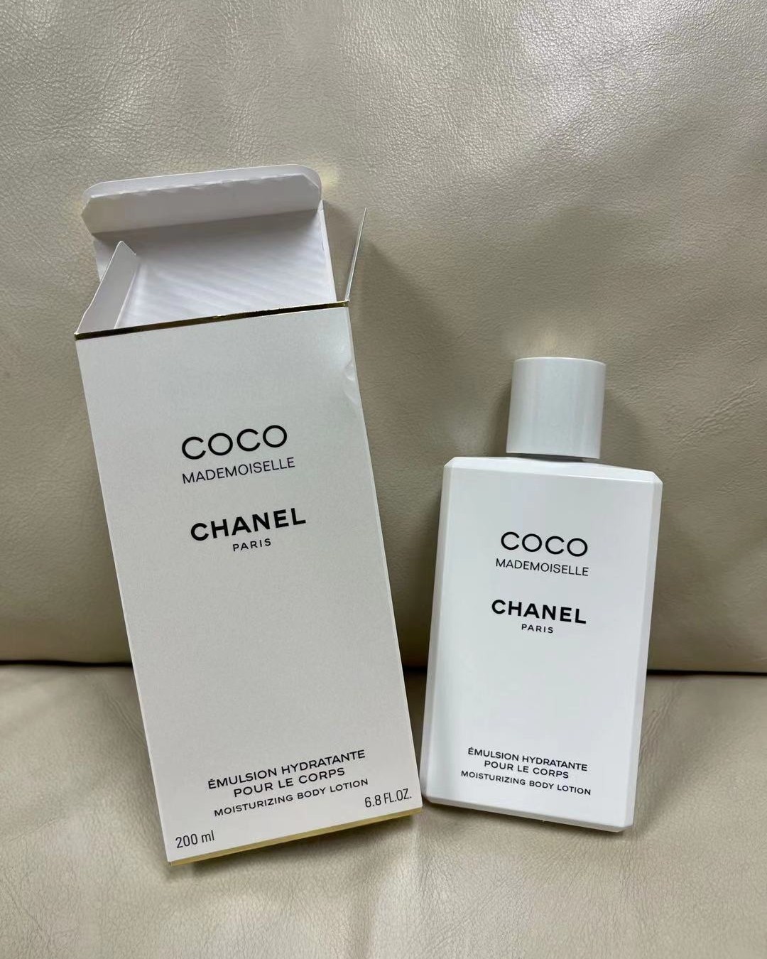 今天来分享一下香奈儿家的这个coco身体乳，首先这个身体乳的