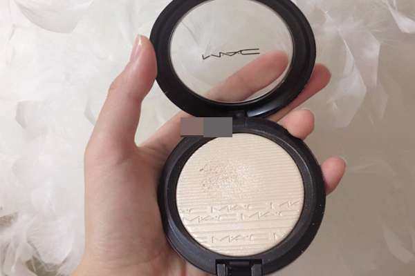 MAC生姜高光double gleam色号，可以说是很日常很