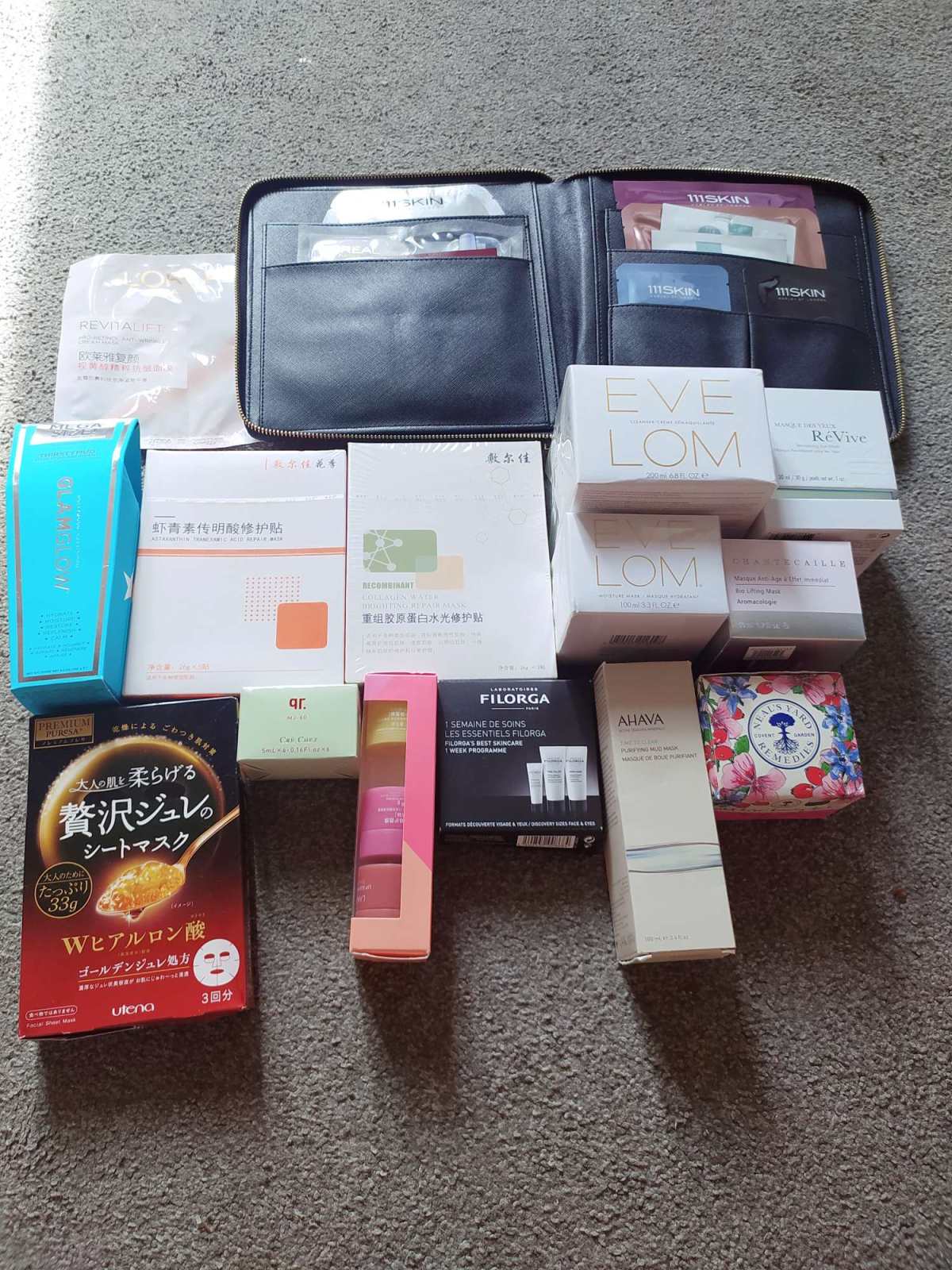 其实对比片状面膜我更喜欢罐装面膜，我现在开的罐装面膜就有3罐