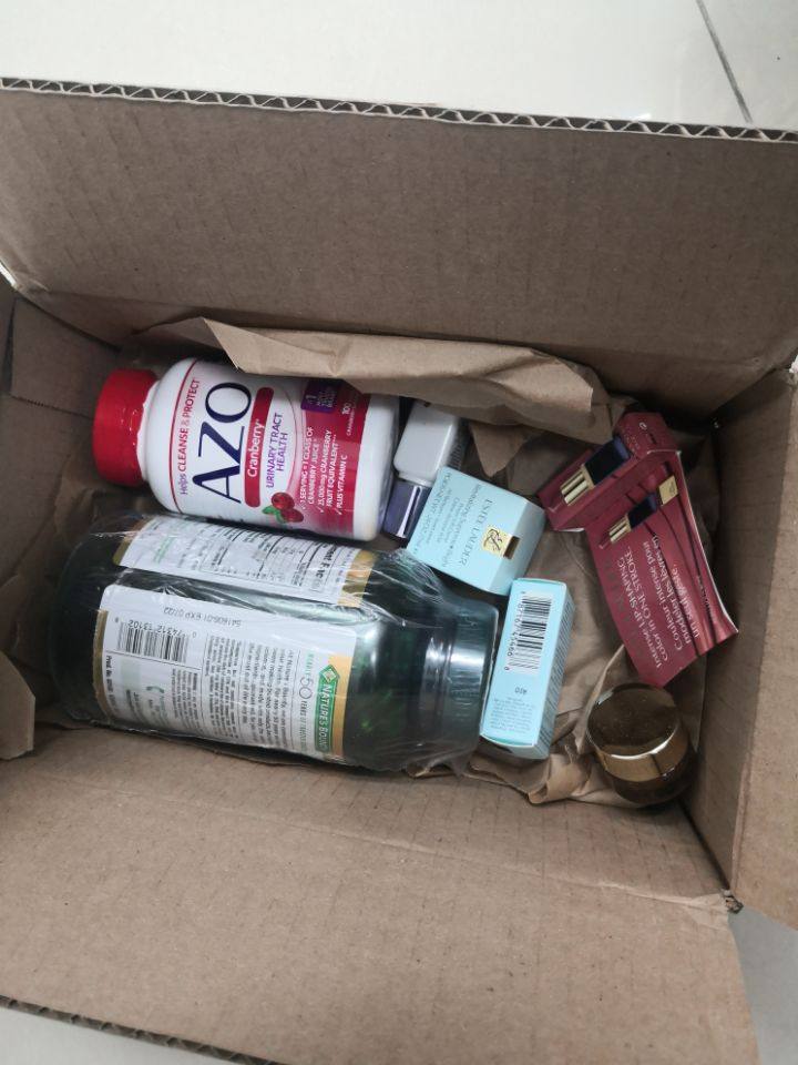 中环转运开箱！合箱划算哦！ 之前在雅诗兰黛买小棕瓶，选择的中