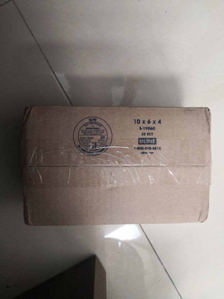 中环转运开箱！合箱划算哦！ 之前在雅诗兰黛买小棕瓶，选择的中