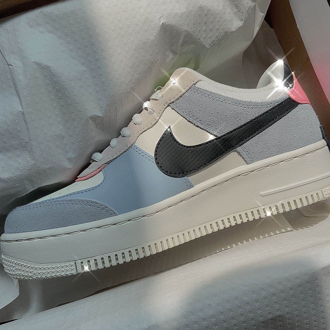 Nike空军一号马卡龙配色 不是很火的配色，但是开箱感觉还蛮