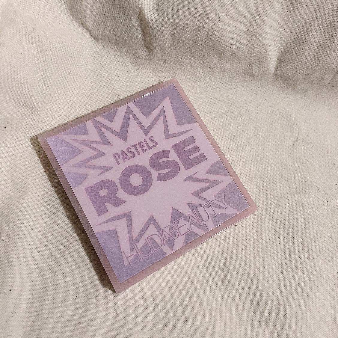 夏天到啦，准备给大家开箱几个Huda beauty的九色眼影