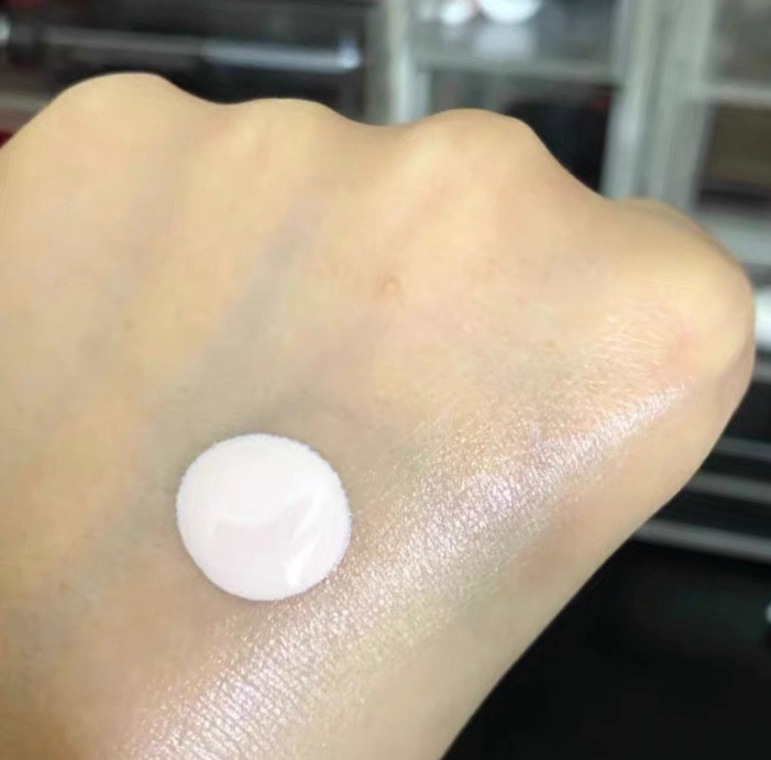 👀娇韵诗这个牌子在我怀孕的时候开始接触，因为它的成分对孕妇