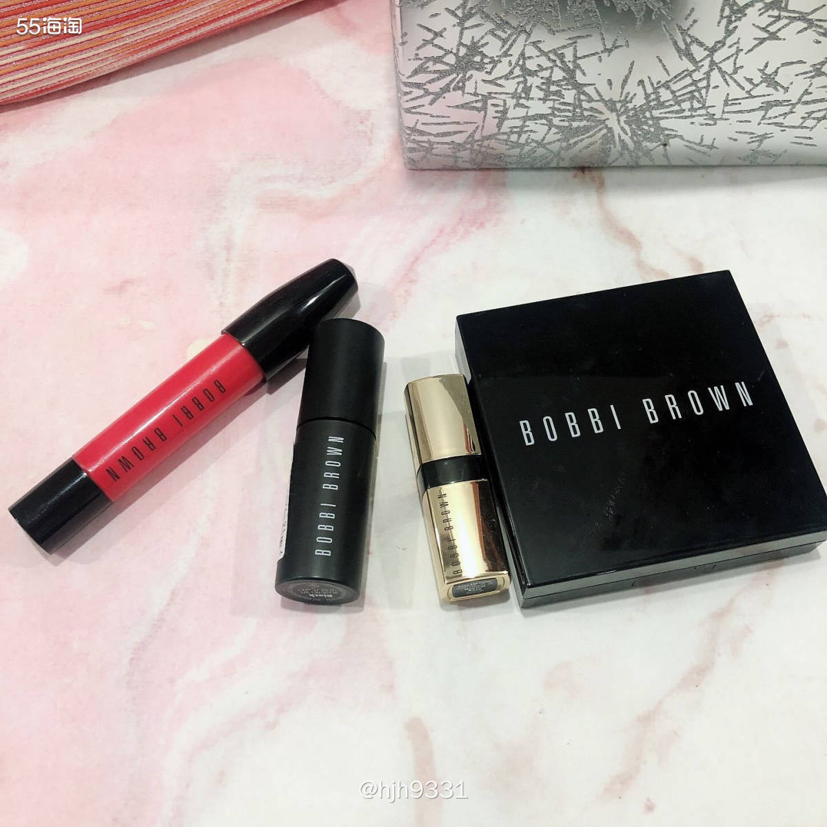 芭比布朗的金管口红 Neutral rose 购于美国官网，