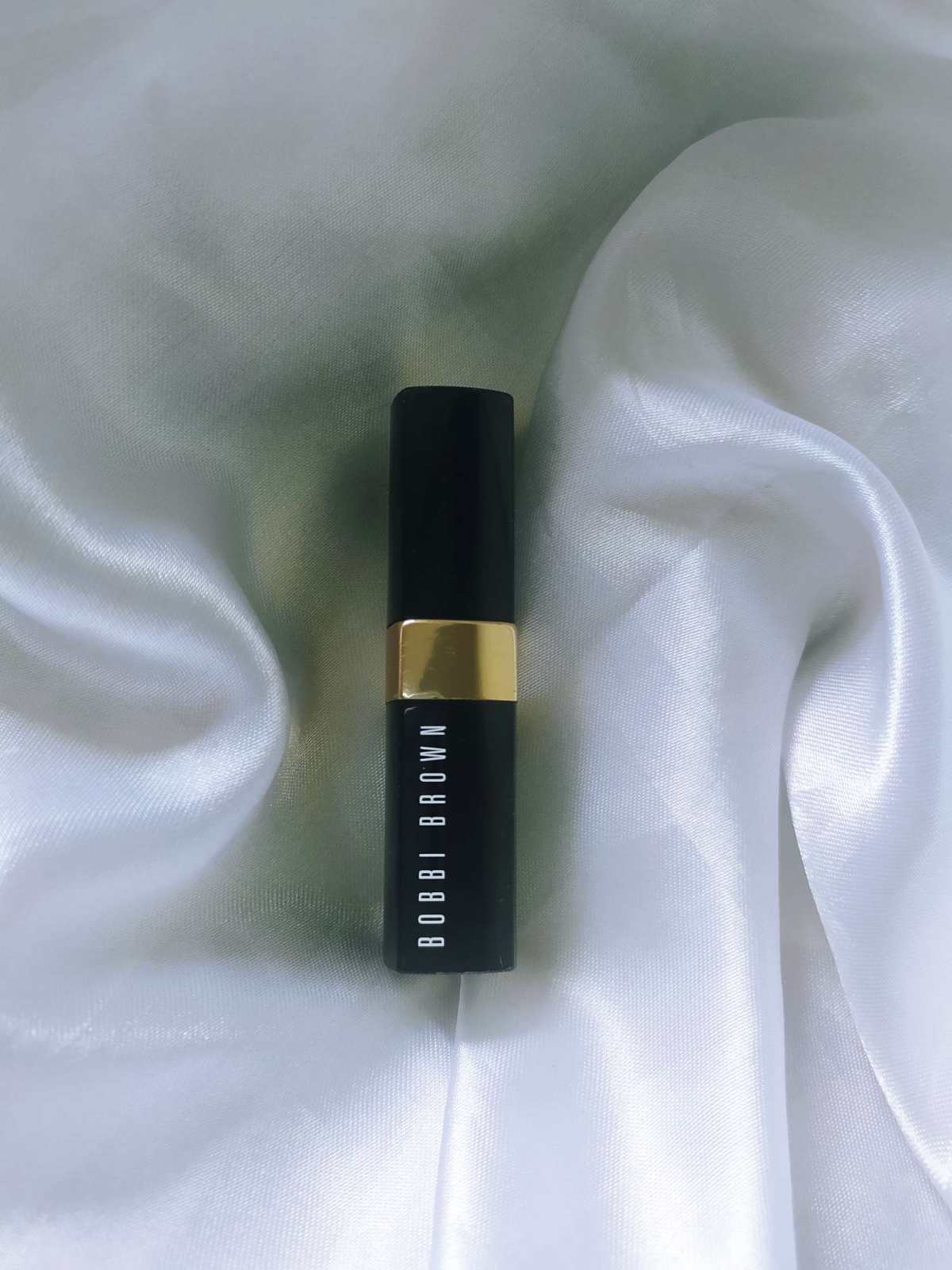 Bobbi brown的唇膏好用的真的非常多，它家黑管系列就