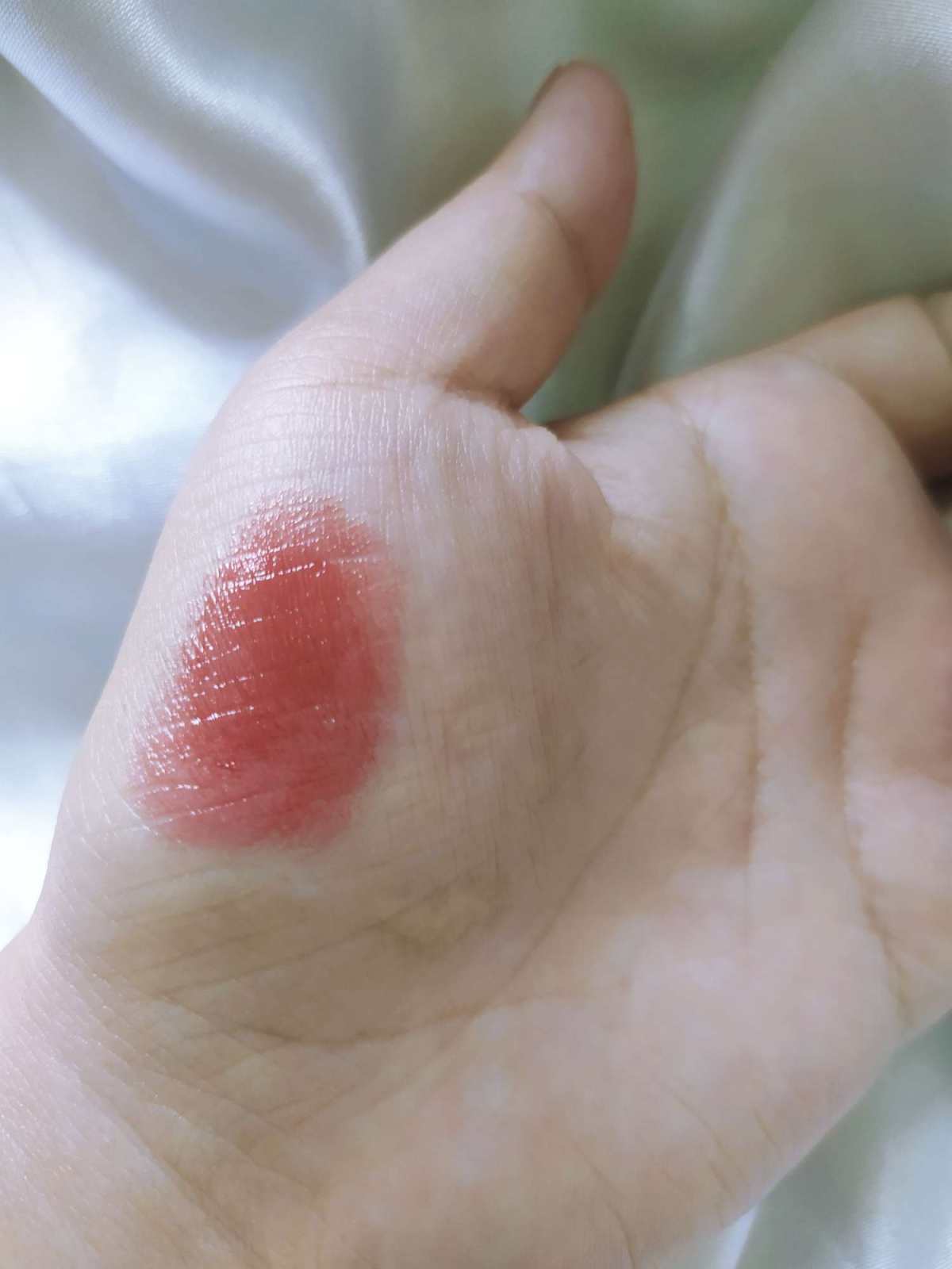 Bobbi brown的唇膏好用的真的非常多，它家黑管系列就