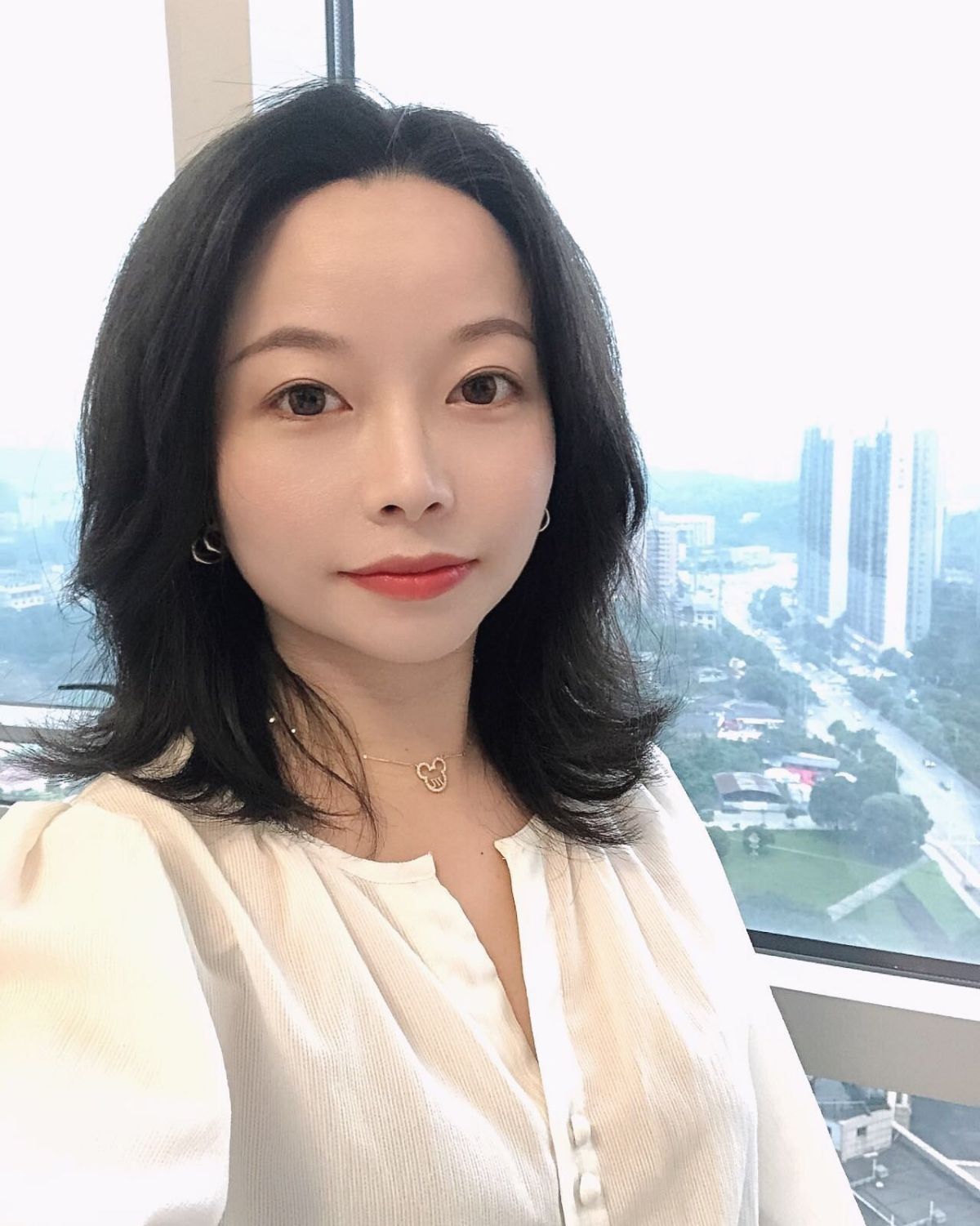 趁着五一长假使用美瞳的频率大，做个美瞳的试用测评。我试用的是