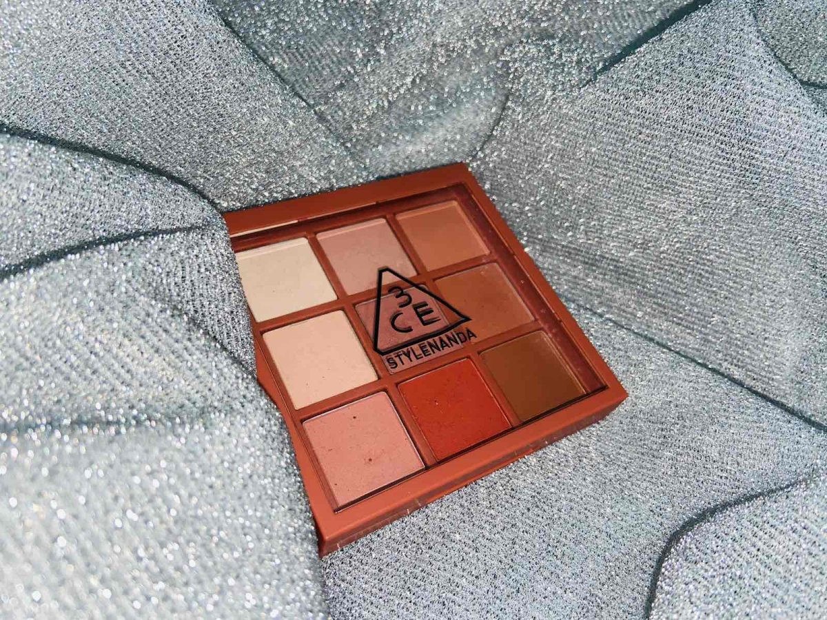 Huda眼影盘完了，今天晒晒我喜欢的另一个牌子，3ce九色盘