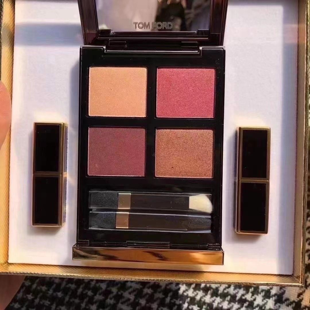 520🎁** 现货，超值套装～ TomFord 眼影套盒，