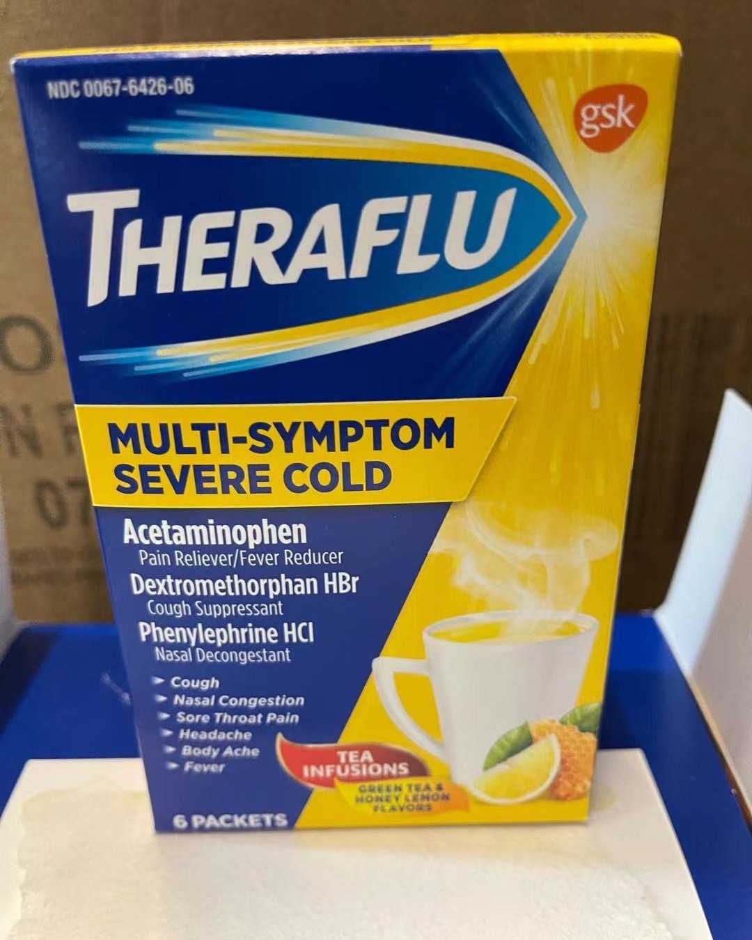 Theraflu感冒冲剂，这是亲戚在美国用快递寄过来的😜 