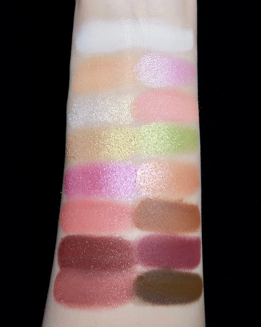 我太喜欢这盘多肉了，既有日常的大地棕色，又有我最爱的紫色，还