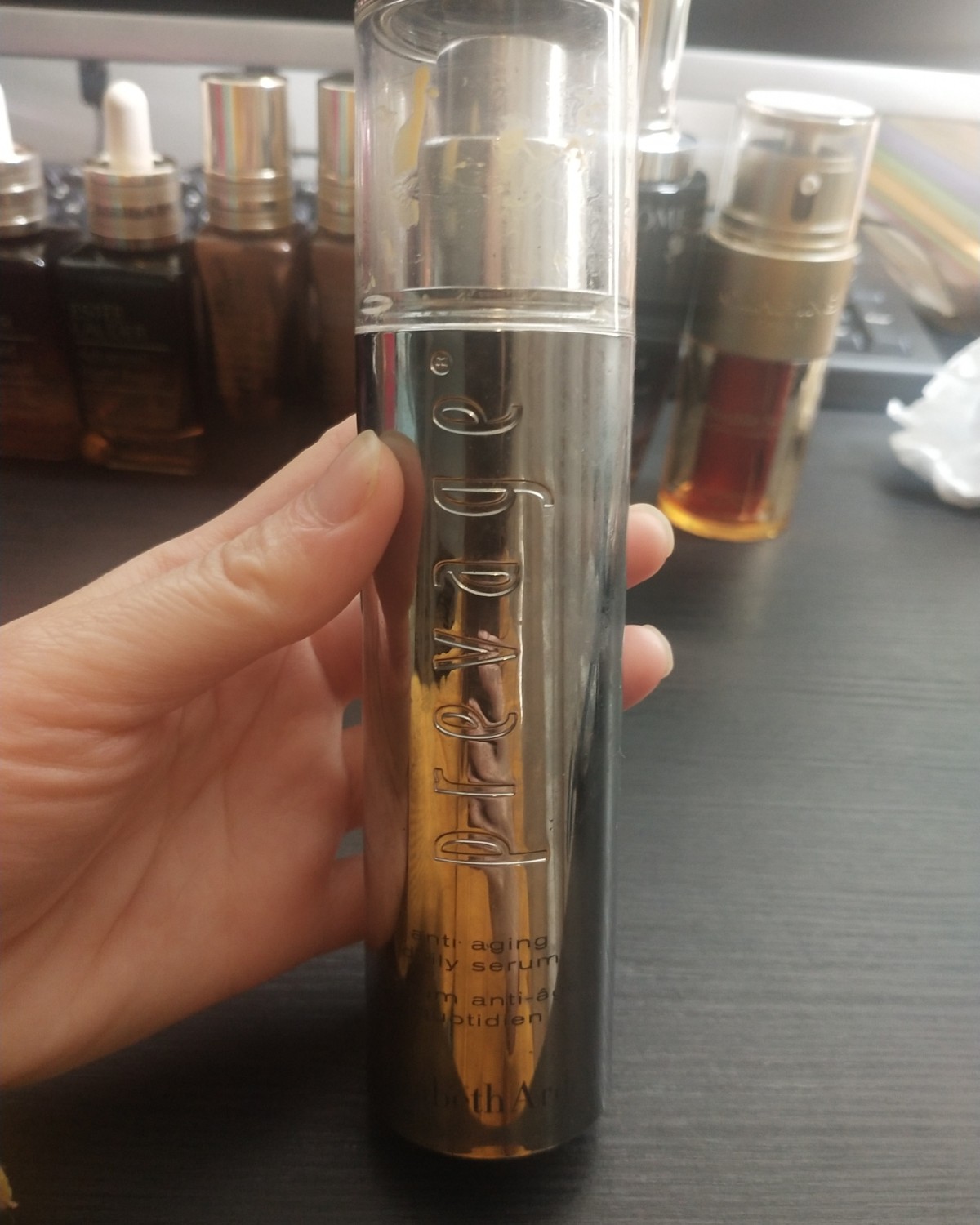 伊丽莎白雅顿的橘烧精华 我这个是老版的。新版的包装已升级，而