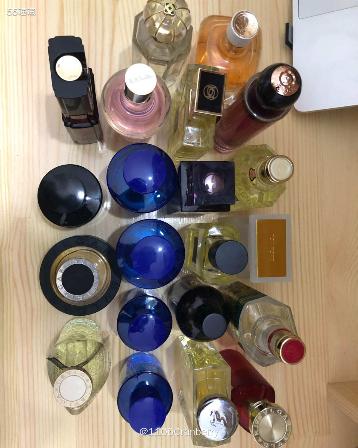 图片里是我的一部分香水囤货❤️（感谢香水没有保质期23333