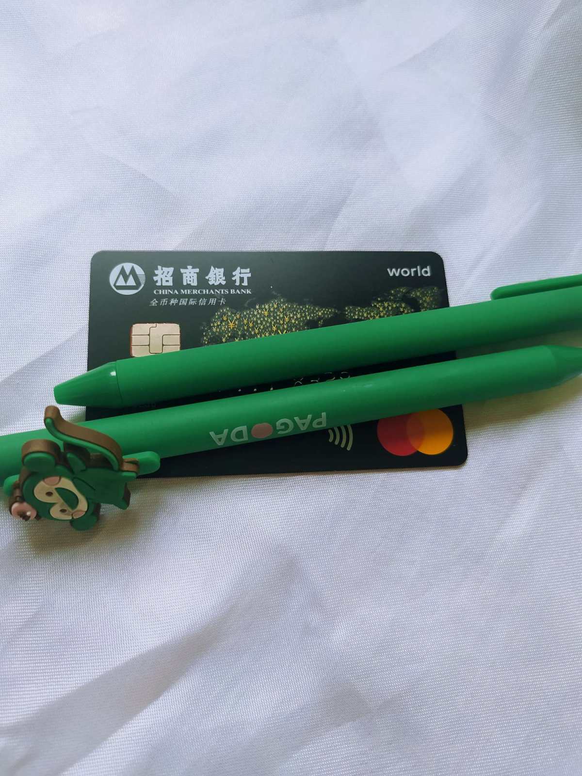 Suqqu是日本专柜品牌，其彩妆非常受人欢迎，它家的渐变腮红