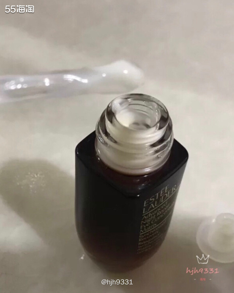 ✨雅诗兰黛这款眼部精华，绝对是被它瓶盖设计所耽误了！这位设计