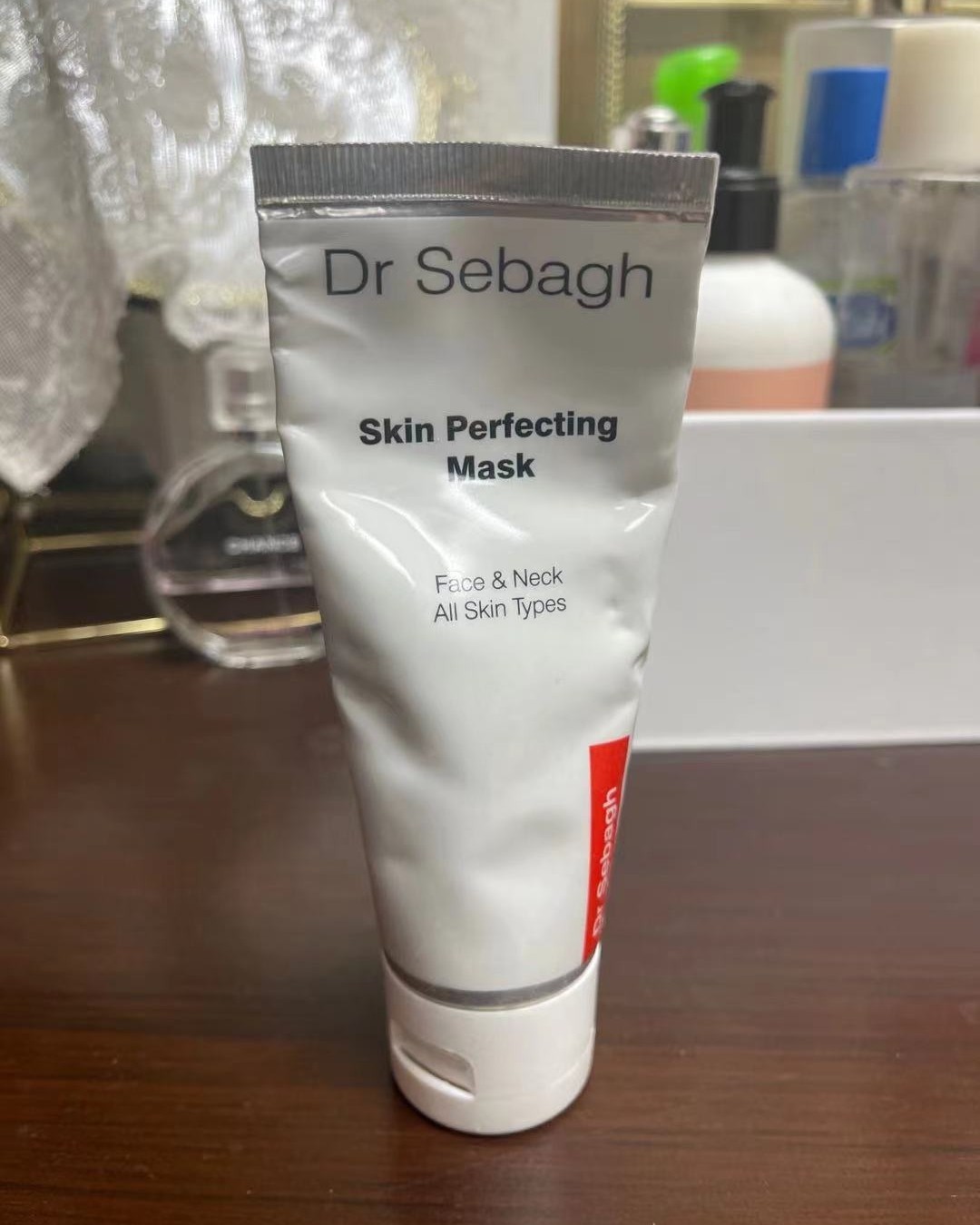 哈哈哈 像不像牙膏😂  dr sebagh是法国的妆品牌，