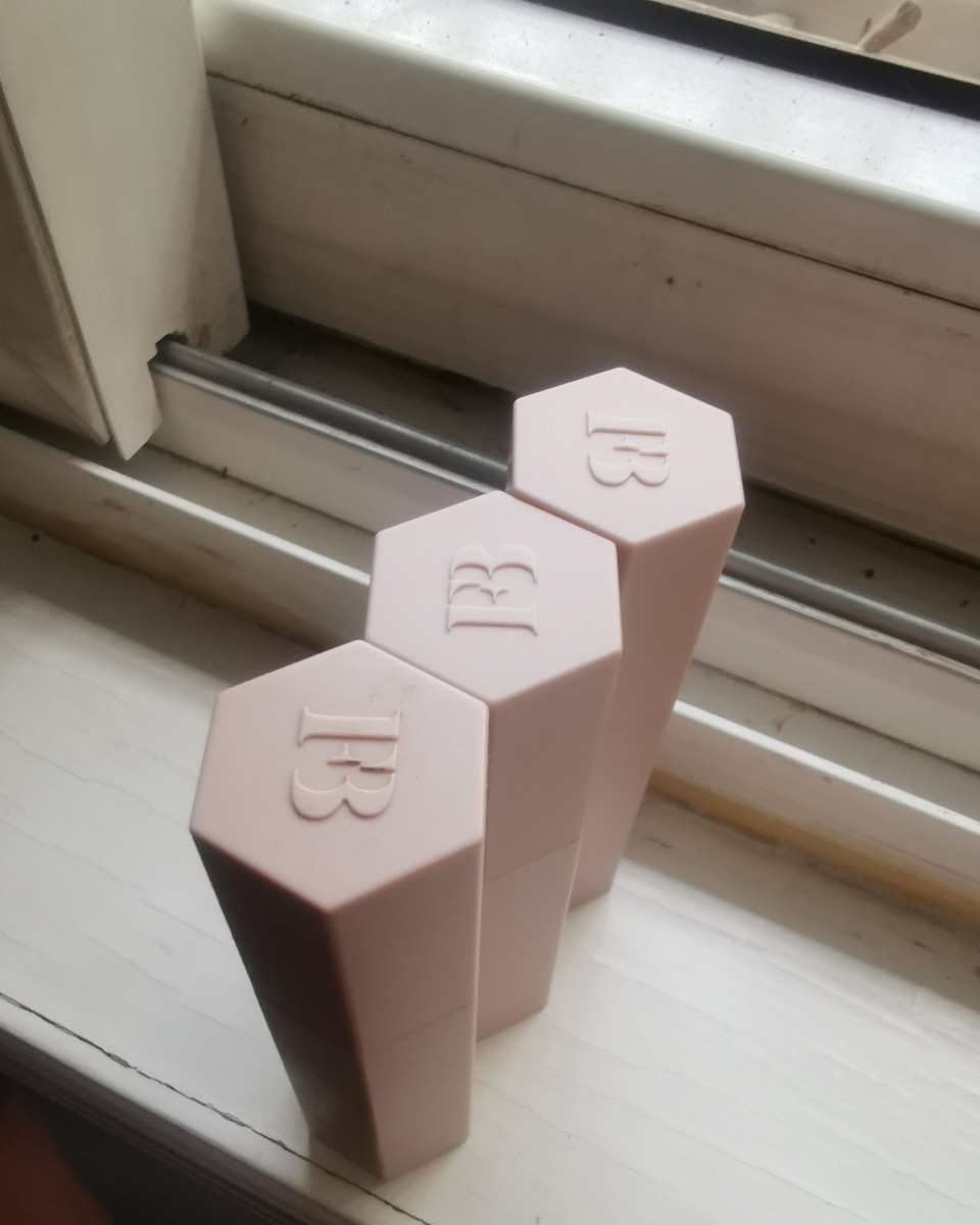 🧡这两只是在年末折扣的时候买的，有一段时间是FB折扣特别多