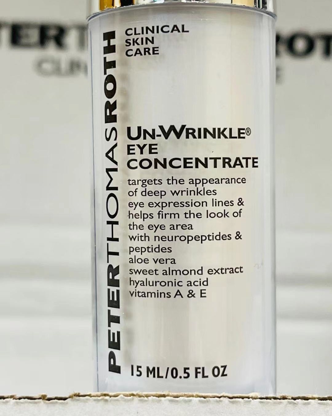 一直以来为我的眼纹担忧不已，所以就狠下心买了这款据说抗老很有