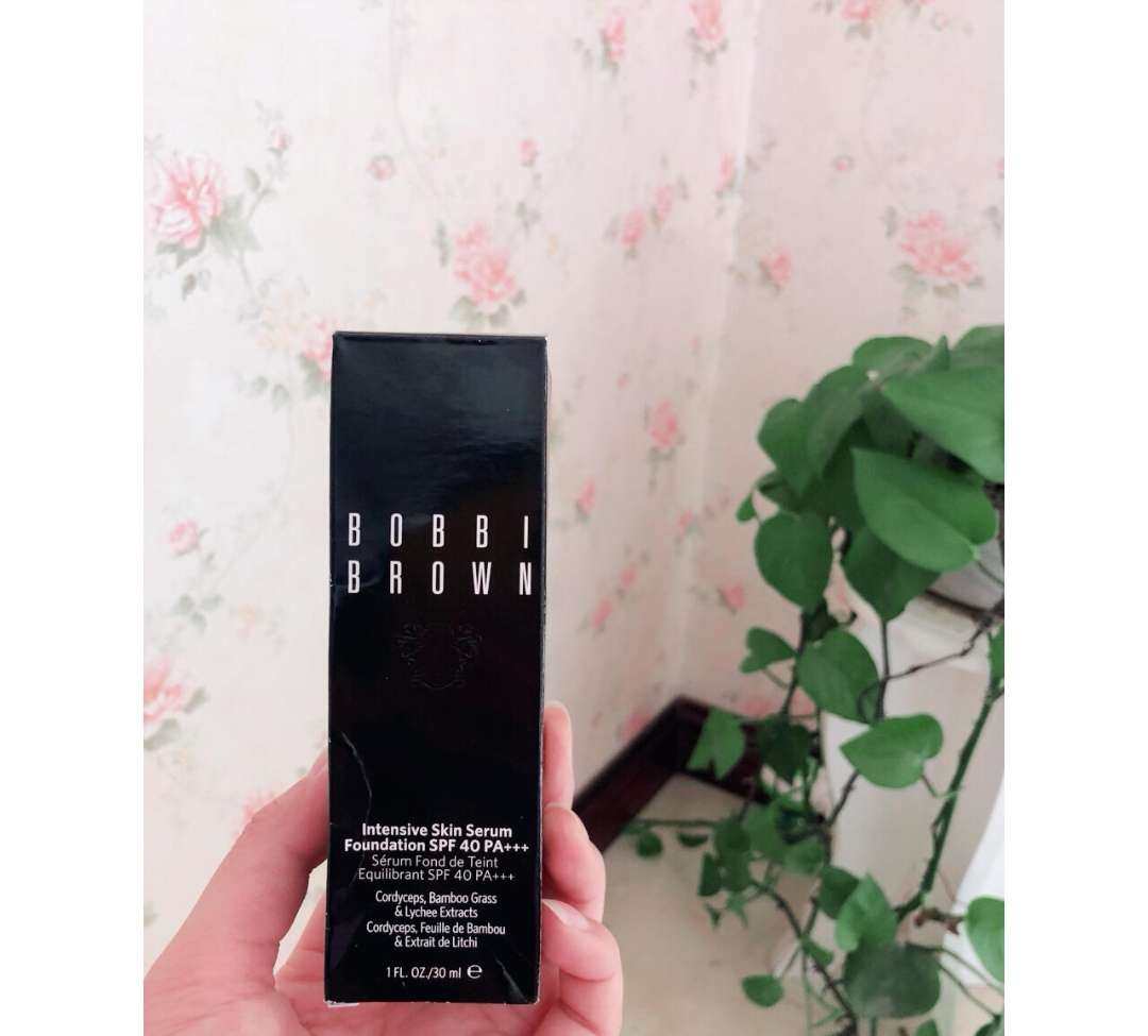 芭比波朗虫草粉底液，真的我特别。  除了遮瑕不怎么滴，其他真