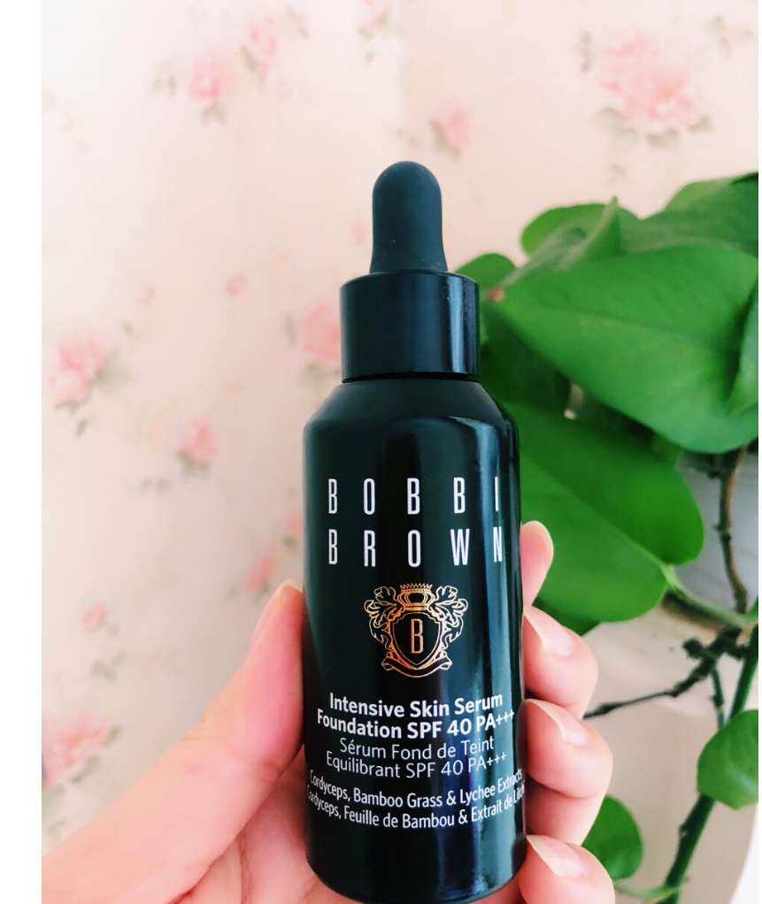 芭比波朗虫草粉底液，真的我特别。  除了遮瑕不怎么滴，其他真
