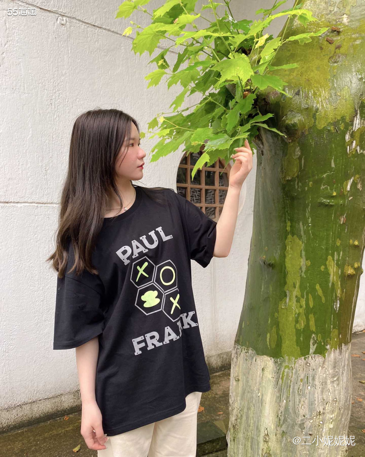 夏日穿搭情侣款怎么配？ 男生毕竟不能穿裙子 所以只能看向万能