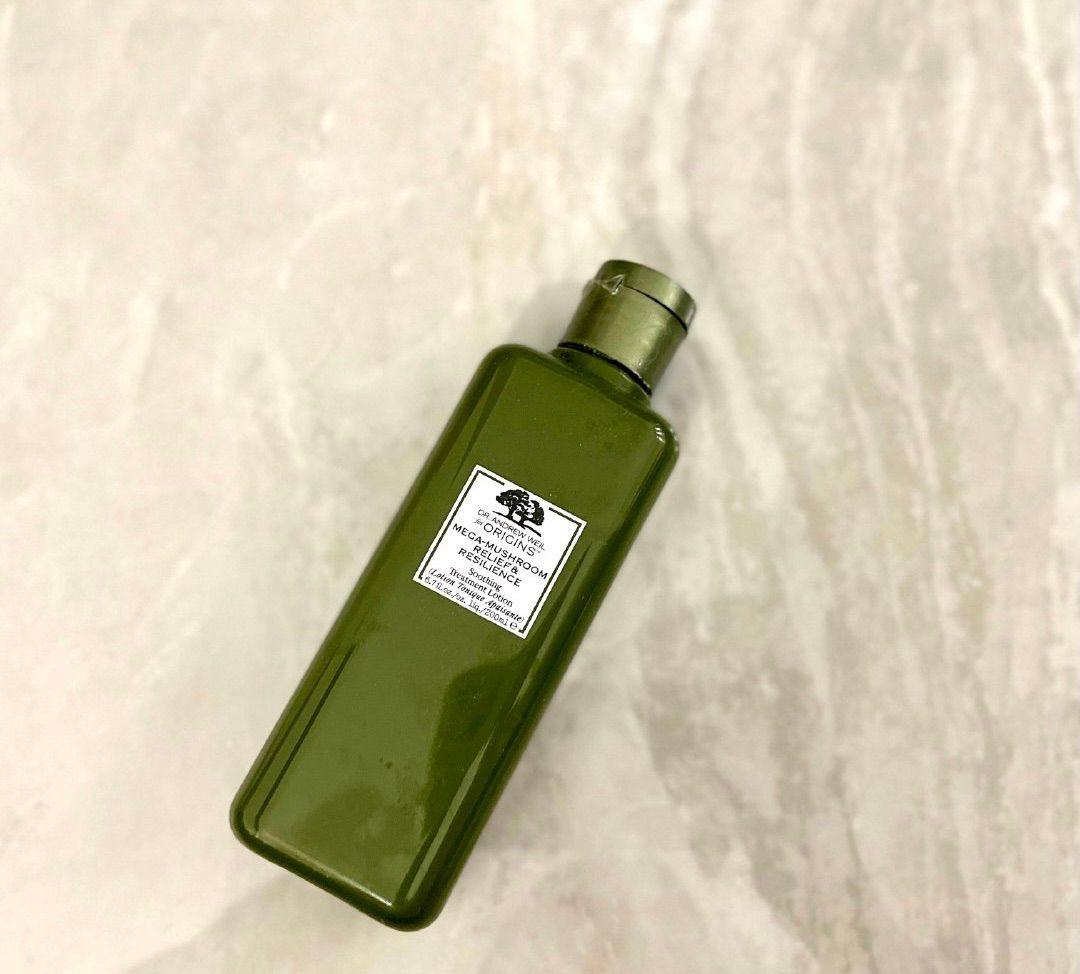 悦木之源菌菇水适合任何肤质，保湿、舒缓、、消炎、抗氧化等等优