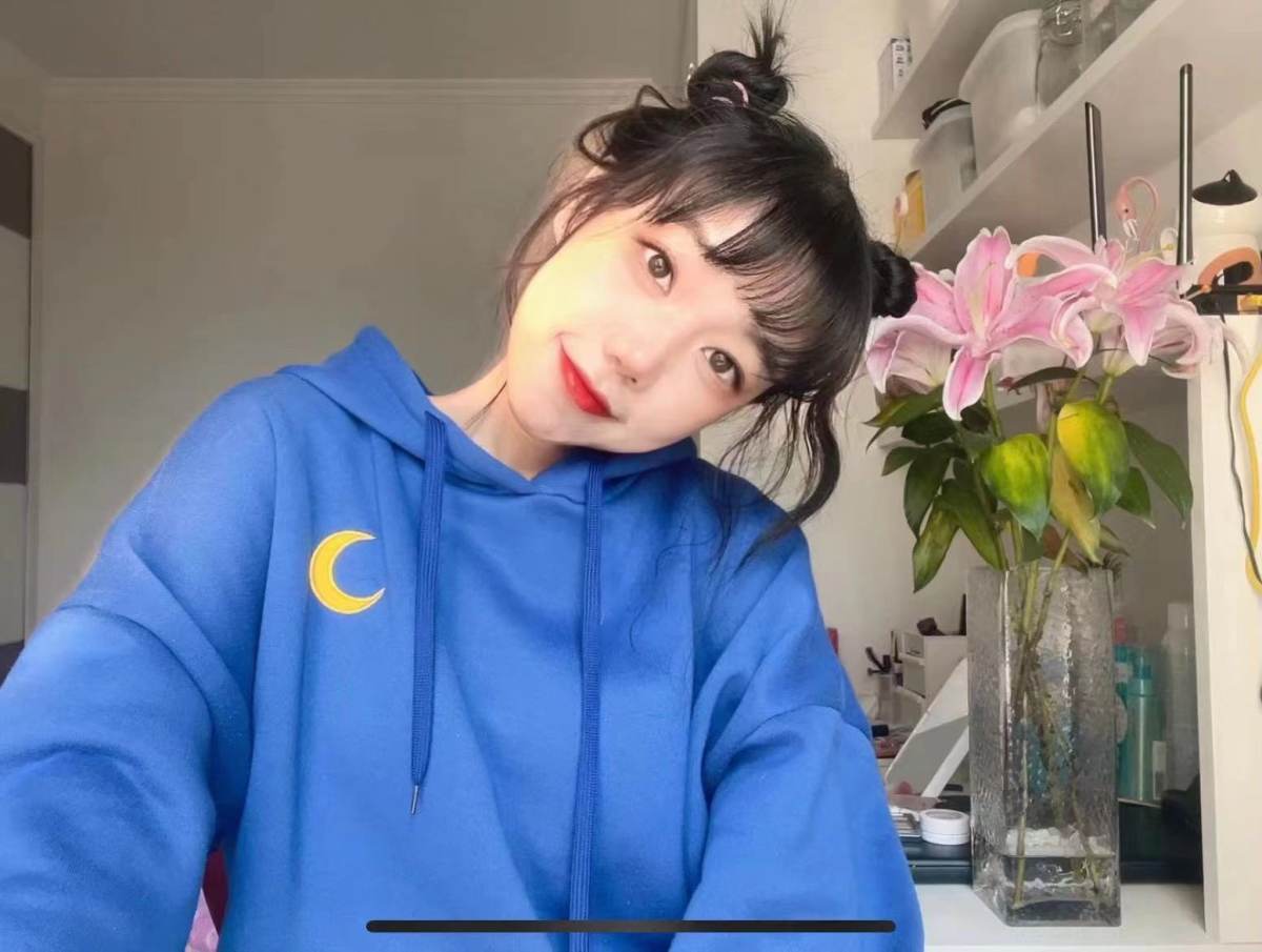 今天是可爱的双丸子头  丸子头显年轻 双丸子头在青春的基础上