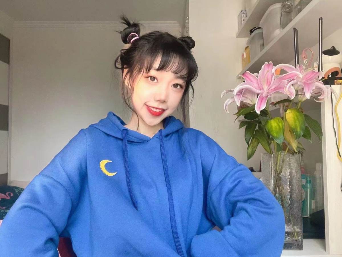 今天是可爱的双丸子头  丸子头显年轻 双丸子头在青春的基础上