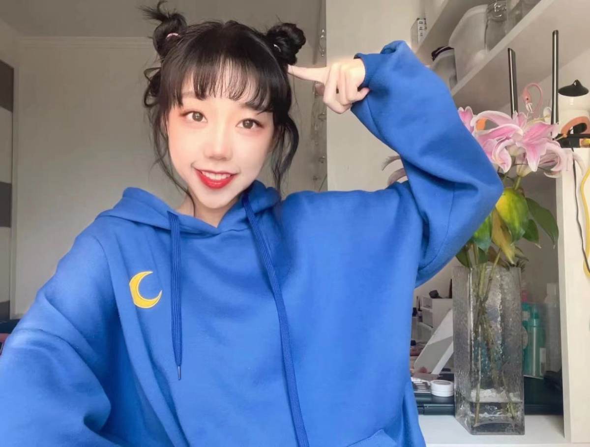 今天是可爱的双丸子头  丸子头显年轻 双丸子头在青春的基础上