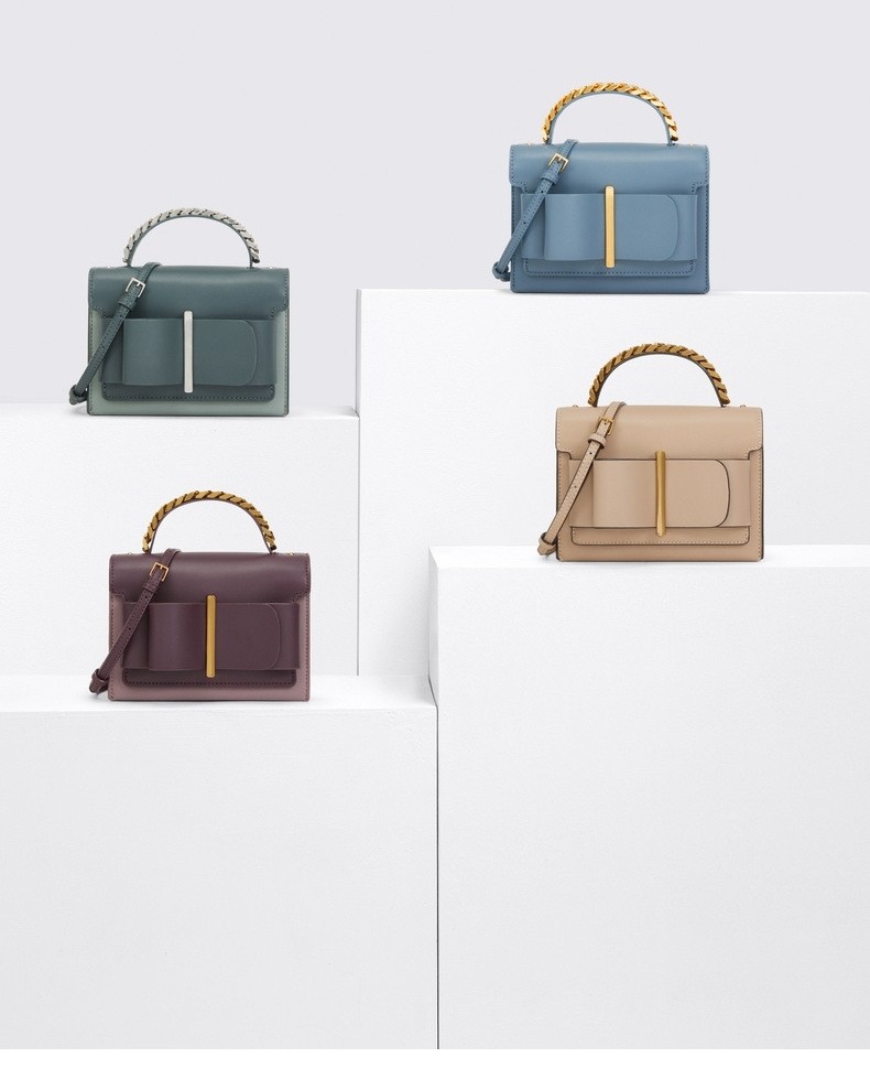 小CK是Charles Keith的缩写，专门卖服饰和鞋包的