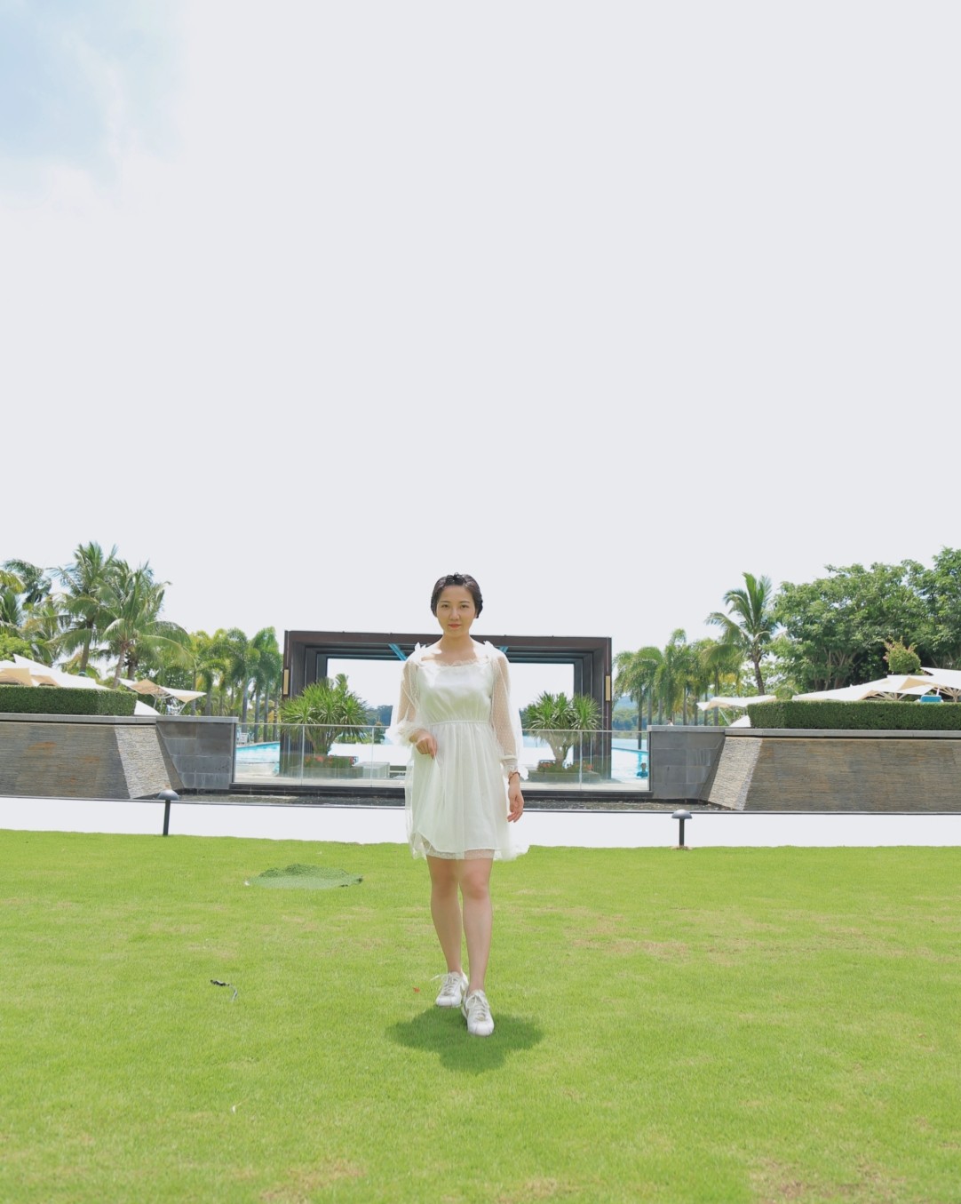 🌸都说女孩衣橱里必须得有一件小黑裙，其实一件白纱裙也必不可