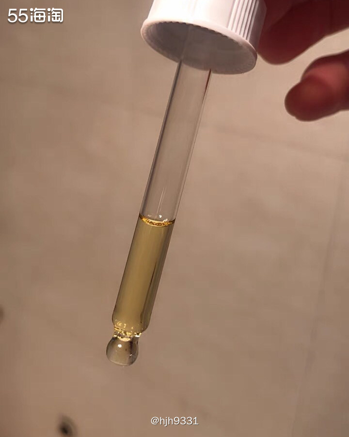 ✨视黄醇是为数不多的，可以直接到达肌肤层的抗衰老成分，有淡化