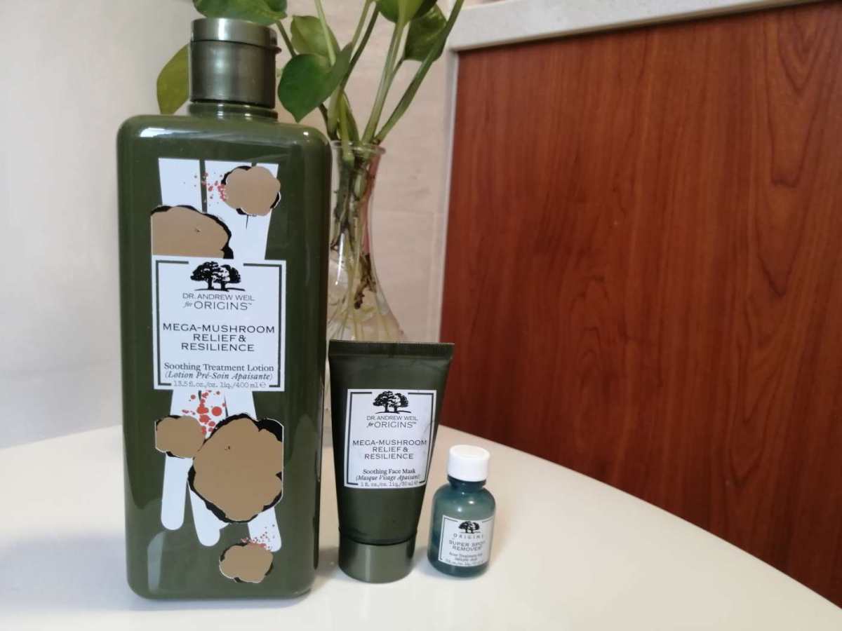 本人是混油皮肌肤，T区和额头出油严重导致严重冒痘，之前在小红