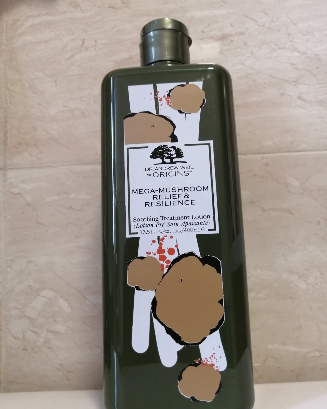 本人是混油皮肌肤，T区和额头出油严重导致严重冒痘，之前在小红