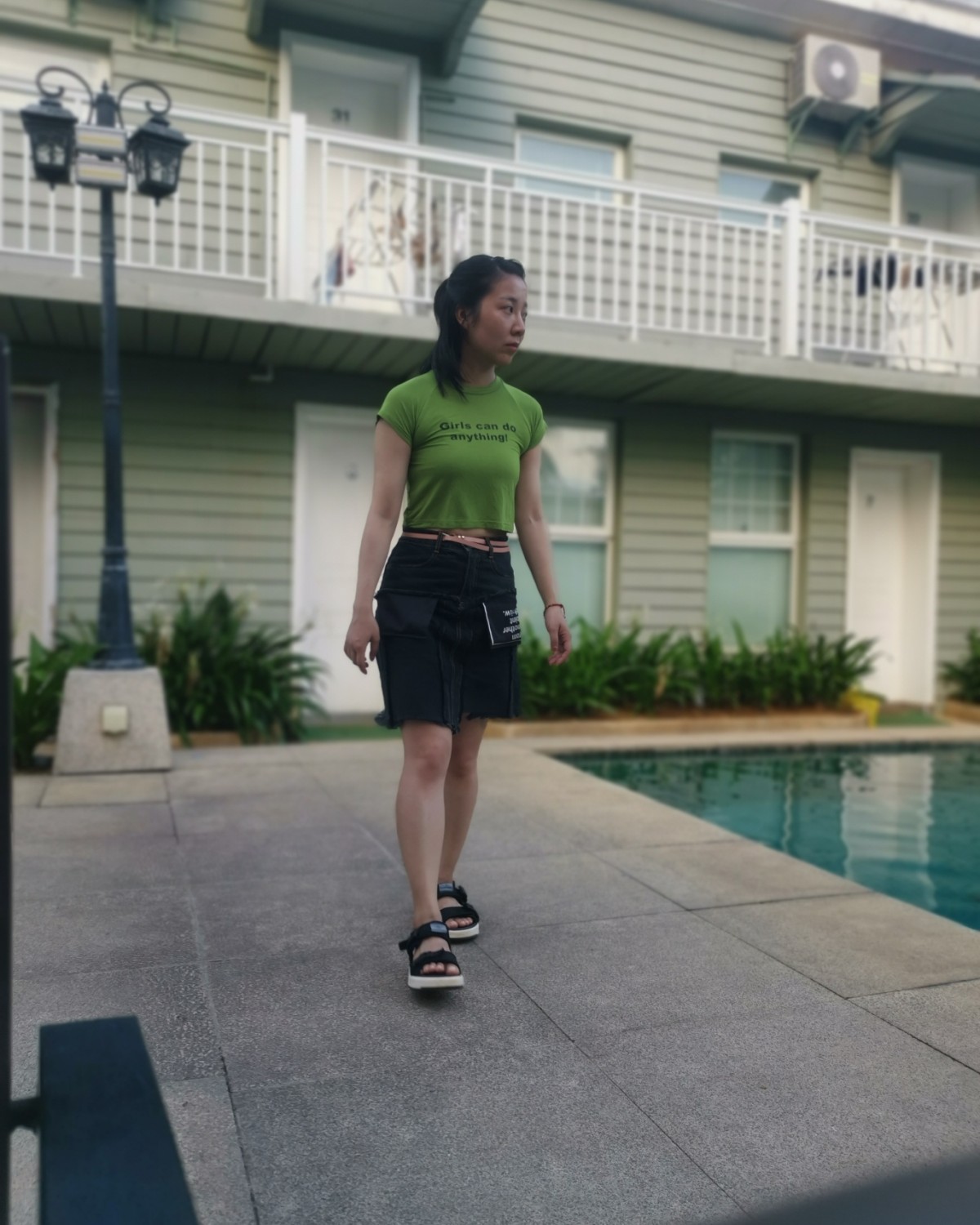 💛上衣是我非常喜欢的一件小短T，有段时间是特别流行这种短上