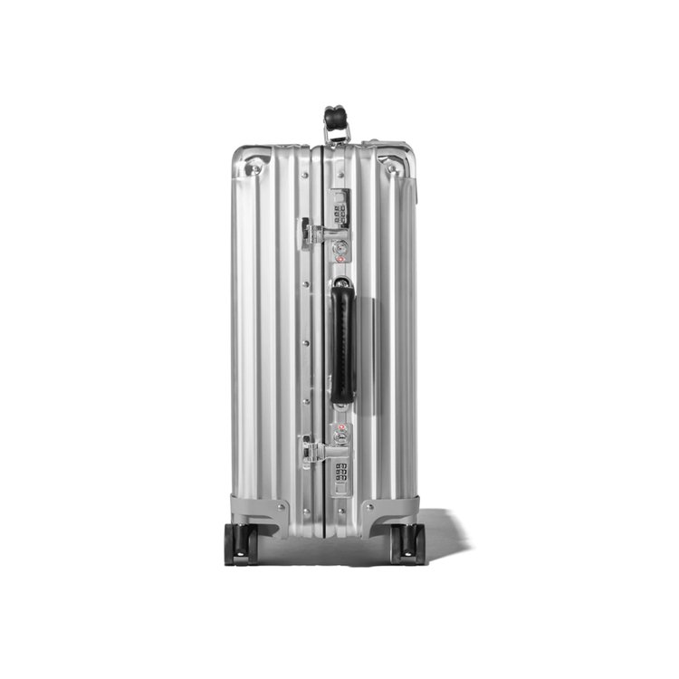 👉背景：RIMOWA高级旅行箱品牌是德国为数不多的旅行箱生