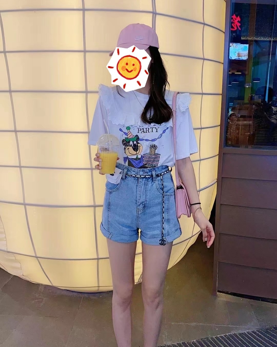 人真的是一种奇怪的物种，年轻的时候喜欢扮老成，喜欢各种重色系