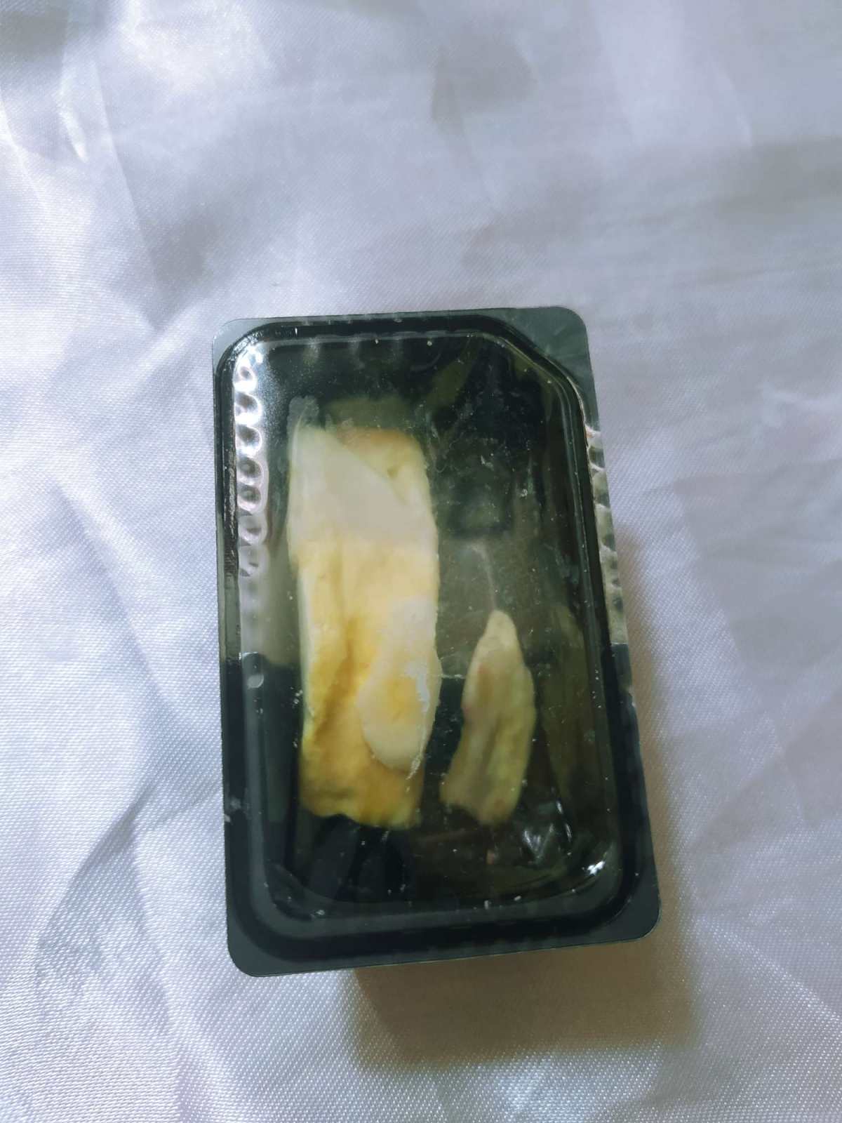 这是我偶尔听一个美妆博主的，哈哈，是美妆博主的零食哦。  �