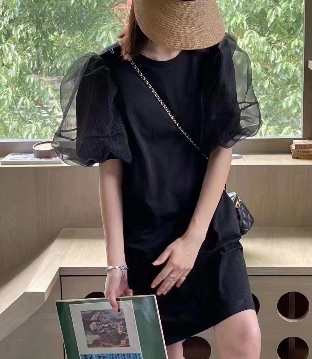 黑色裙子，每到夏天大家都会忍不住买那么几条黑色裙子吧，不常穿