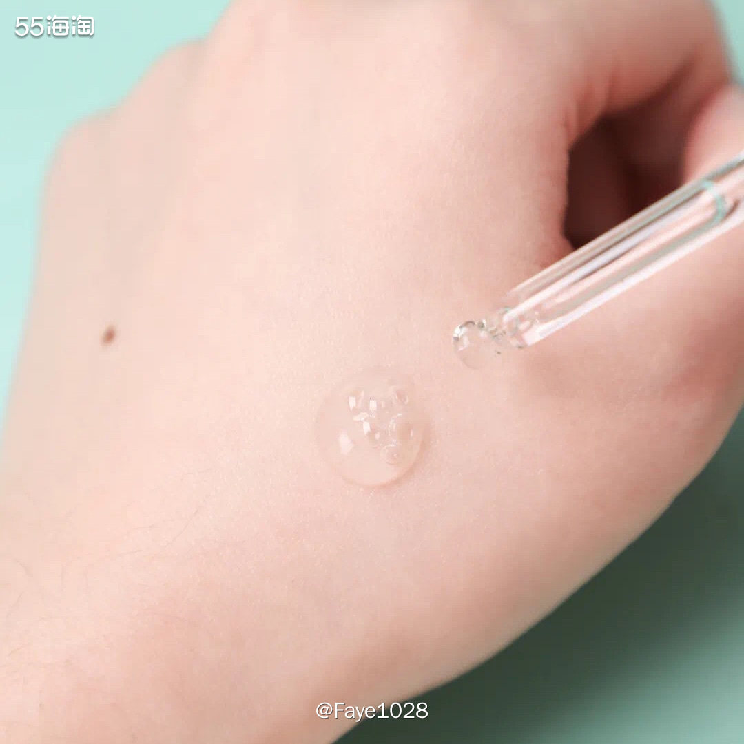 AHC也不知道啥时候兴起的牌子，我还试水买过它家的水乳。我对