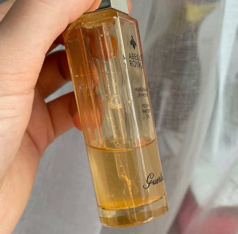 🌟 娇兰的产品一直都还不错，我在回家前用他们家的小灯泡的粉