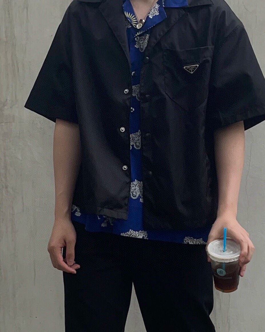 Prada普拉达PRA 工装尼龙短袖衬衫 普拉达铭牌工装衬衫