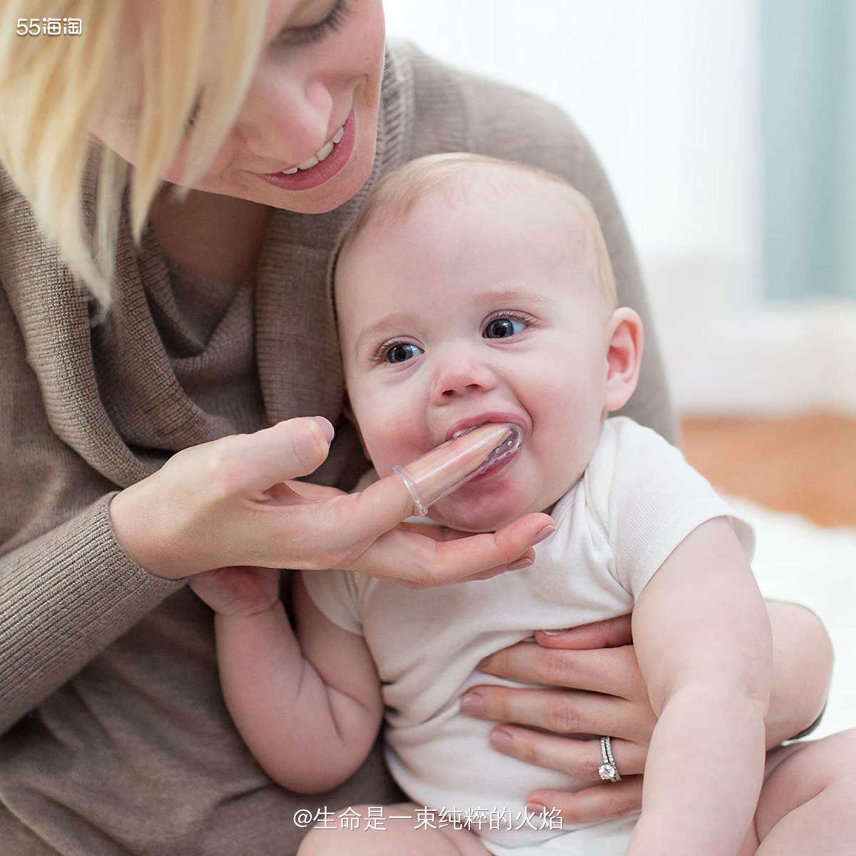 给小宝宝刷刷牙吧布朗博士手指牙刷   ❤️小宝宝的乳长出来后